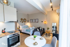 Phevos & Athena Luxury Suite With View In Nea Makri